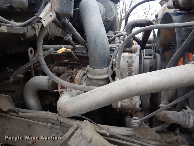 image for item DH6354 1999 Sterling L-Line applicator truck