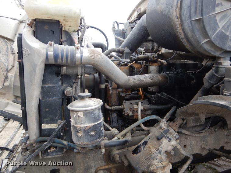 image for item DH6354 1999 Sterling L-Line applicator truck