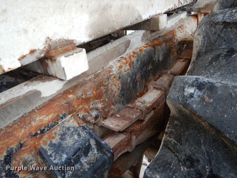 image for item DH6354 1999 Sterling L-Line applicator truck