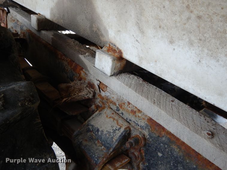 image for item DH6354 1999 Sterling L-Line applicator truck