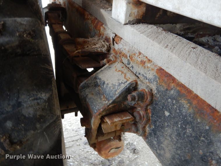 image for item DH6354 1999 Sterling L-Line applicator truck