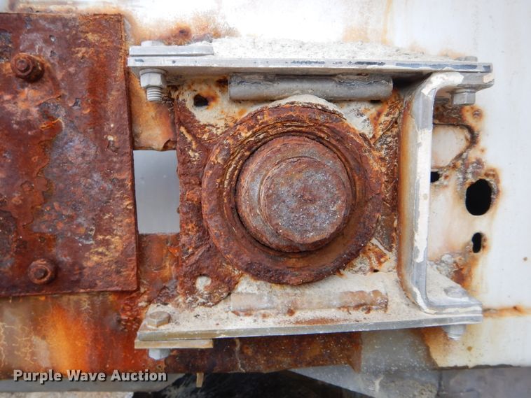 image for item DH6354 1999 Sterling L-Line applicator truck