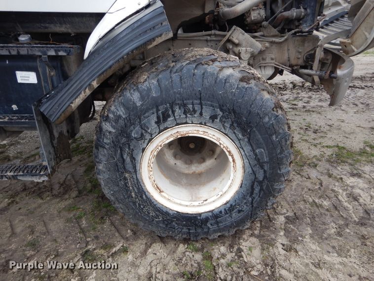 image for item DH6354 1999 Sterling L-Line applicator truck