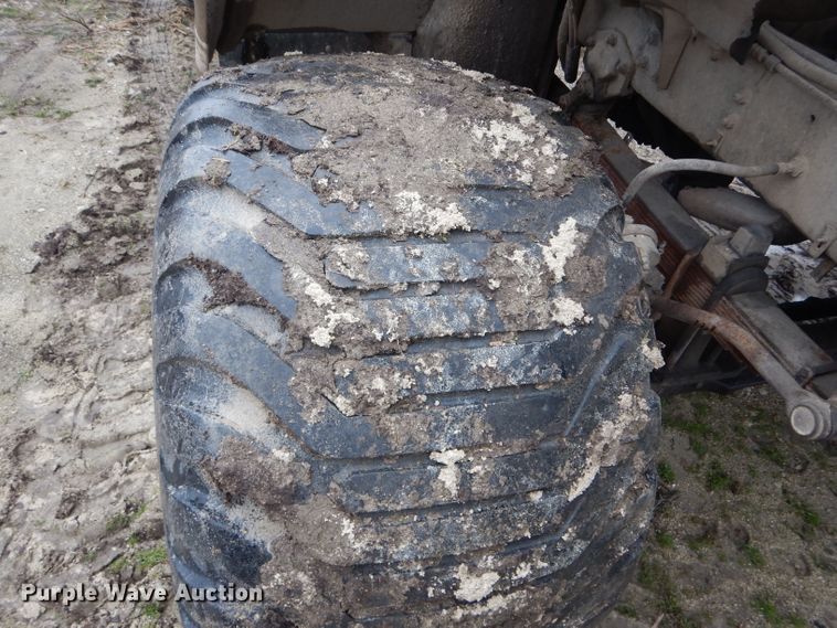 image for item DH6354 1999 Sterling L-Line applicator truck