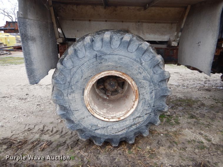 image for item DH6354 1999 Sterling L-Line applicator truck