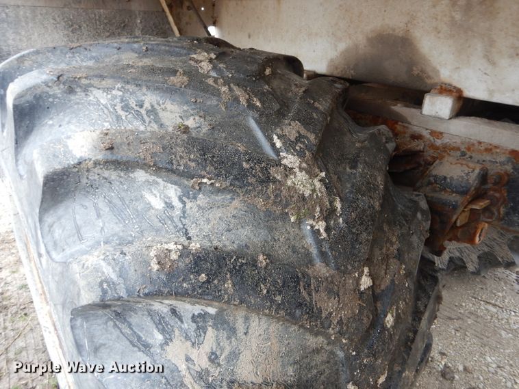 image for item DH6354 1999 Sterling L-Line applicator truck