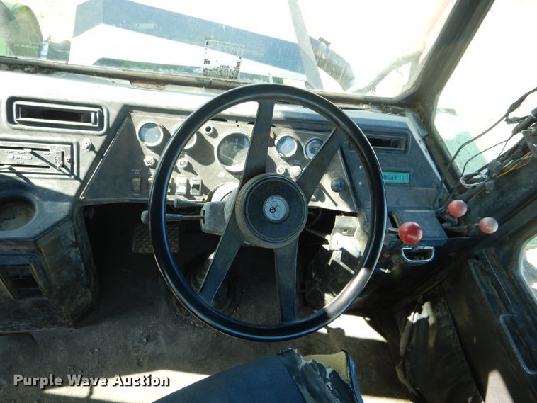 image for item DH6361 1979 Steiger Cougar III ST251 4WD tractor
