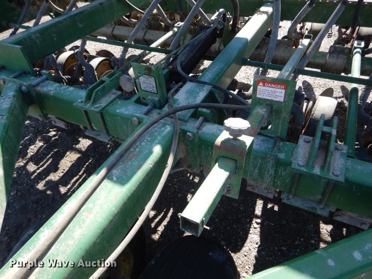 image for item DH6391 John Deere 750 split row grain drill
