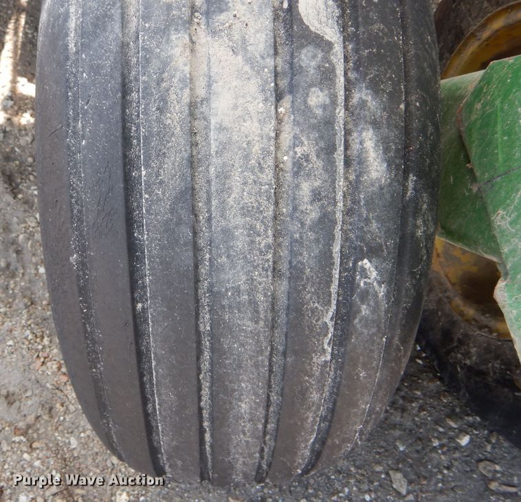 image for item DH6391 John Deere 750 split row grain drill