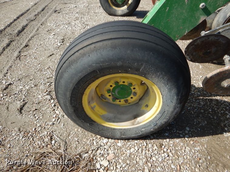 image for item DH6391 John Deere 750 split row grain drill