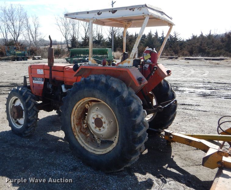 image for item DH6392 Allis Chalmers 5050 MFWD tractor