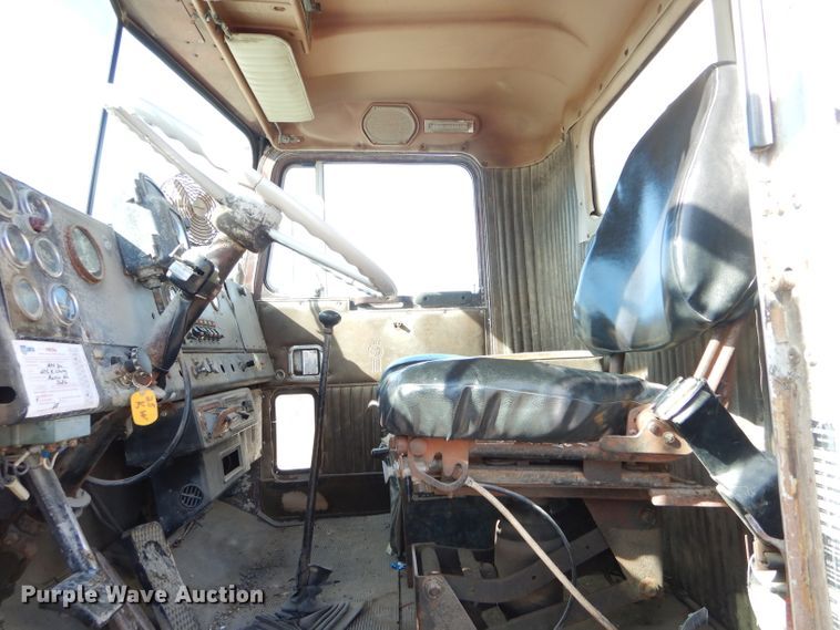 image for item DH6406 1978 Kenworth W900A fertilizer delivery truck