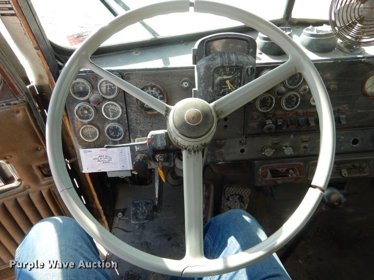 image for item DH6406 1978 Kenworth W900A fertilizer delivery truck