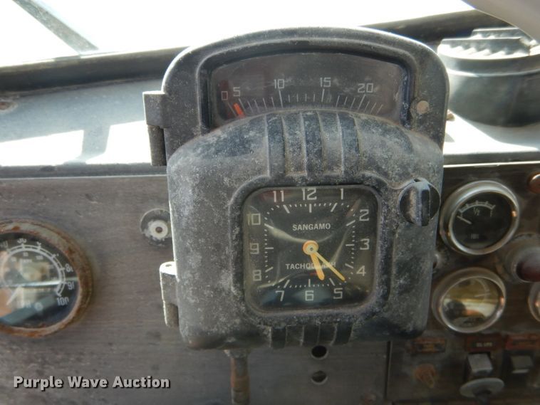 image for item DH6406 1978 Kenworth W900A fertilizer delivery truck