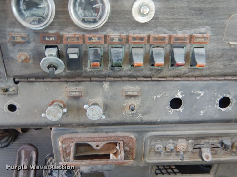 image for item DH6406 1978 Kenworth W900A fertilizer delivery truck