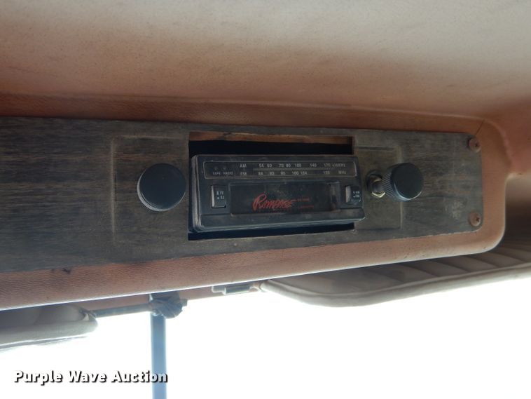 image for item DH6406 1978 Kenworth W900A fertilizer delivery truck