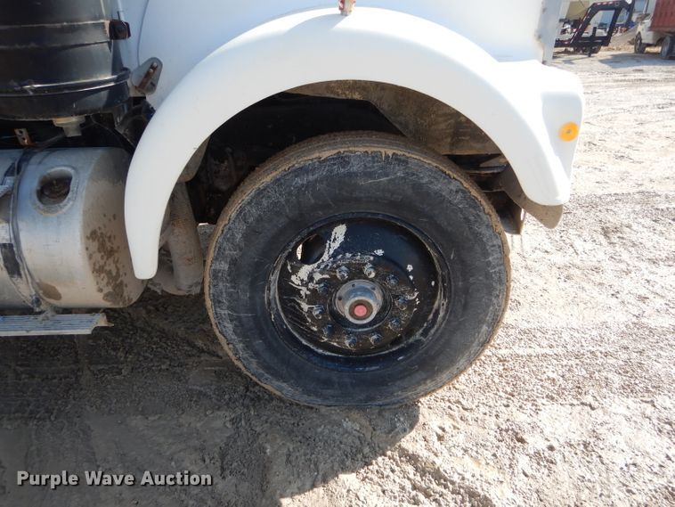 image for item DH6406 1978 Kenworth W900A fertilizer delivery truck