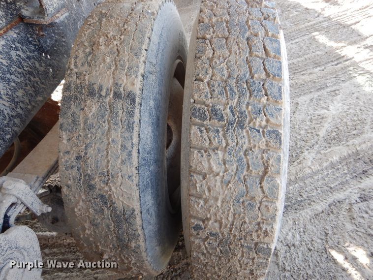 image for item DH6406 1978 Kenworth W900A fertilizer delivery truck