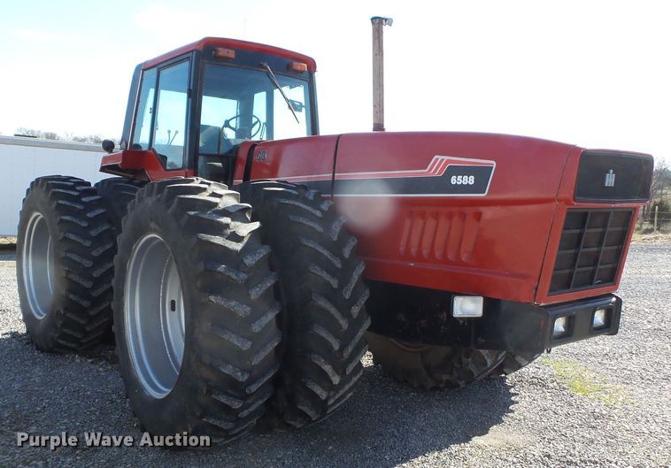 image for item DH7841 1982 International 6588 4WD tractor