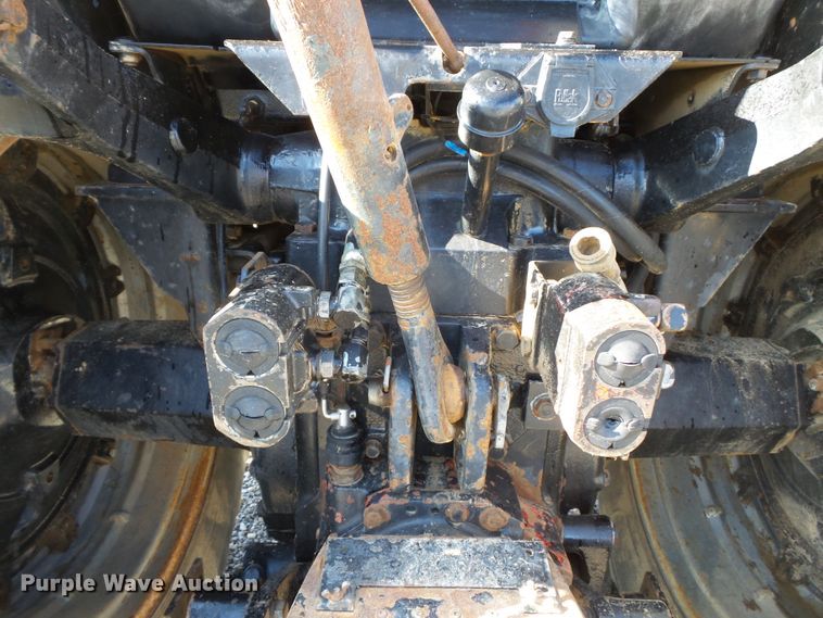 image for item DH7841 1982 International 6588 4WD tractor