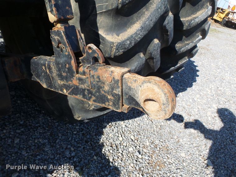 image for item DH7841 1982 International 6588 4WD tractor