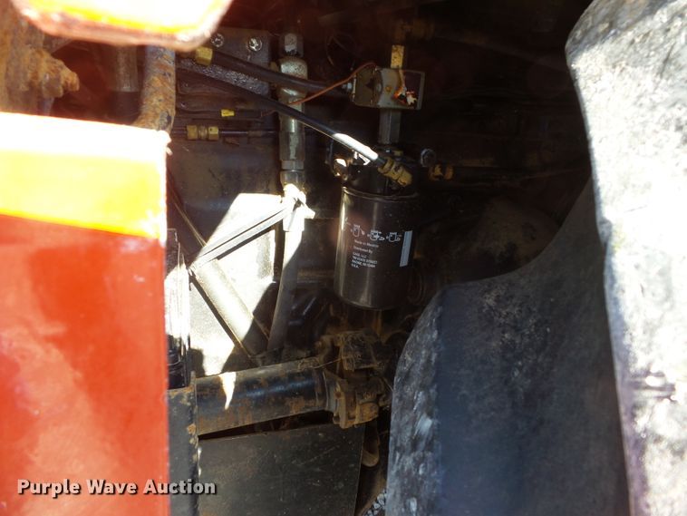 image for item DH7841 1982 International 6588 4WD tractor