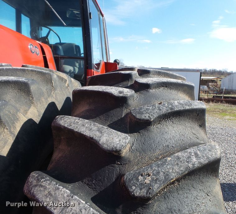 image for item DH7841 1982 International 6588 4WD tractor