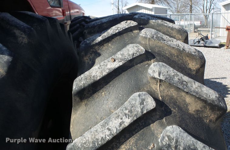 image for item DH7841 1982 International 6588 4WD tractor