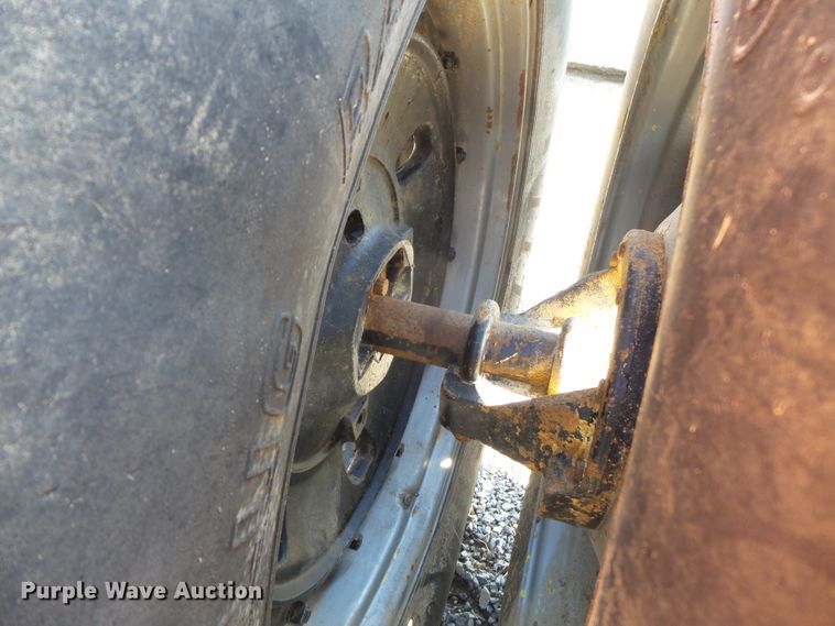 image for item DH7841 1982 International 6588 4WD tractor