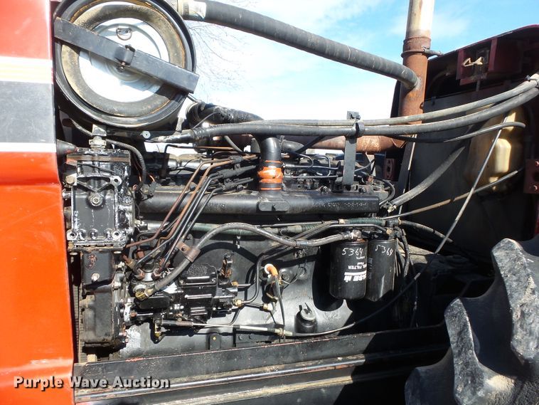 image for item DH7841 1982 International 6588 4WD tractor