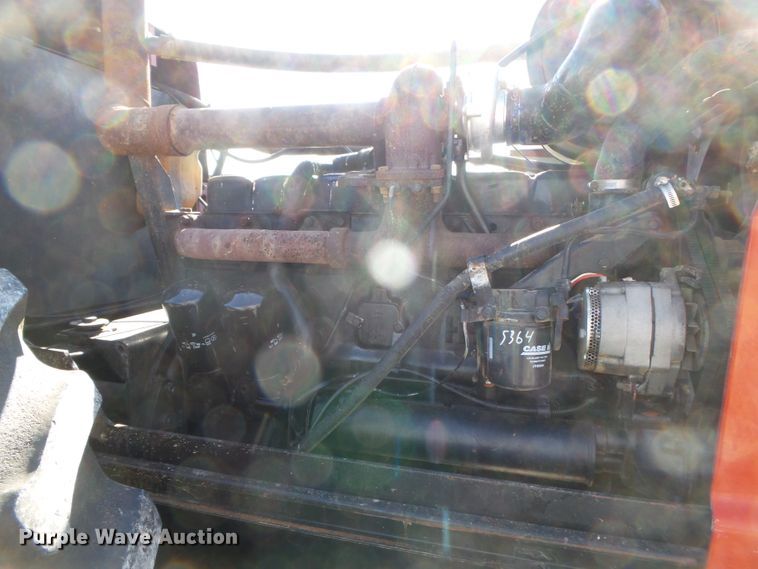 image for item DH7841 1982 International 6588 4WD tractor