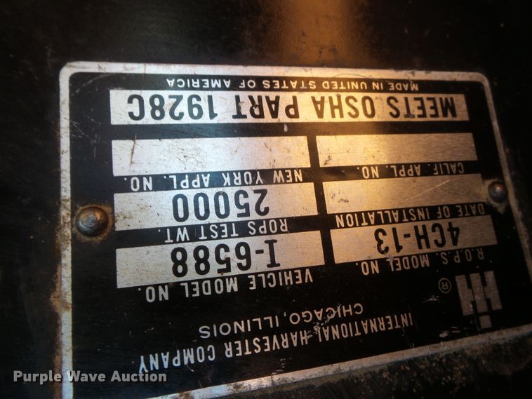 image for item DH7841 1982 International 6588 4WD tractor