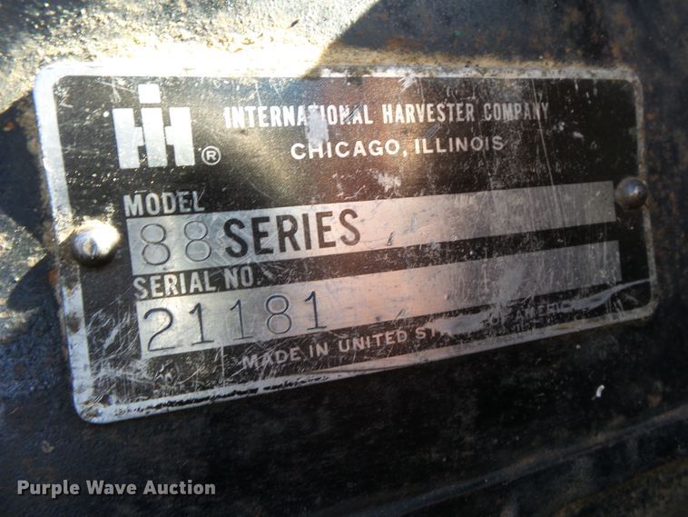 image for item DH7841 1982 International 6588 4WD tractor