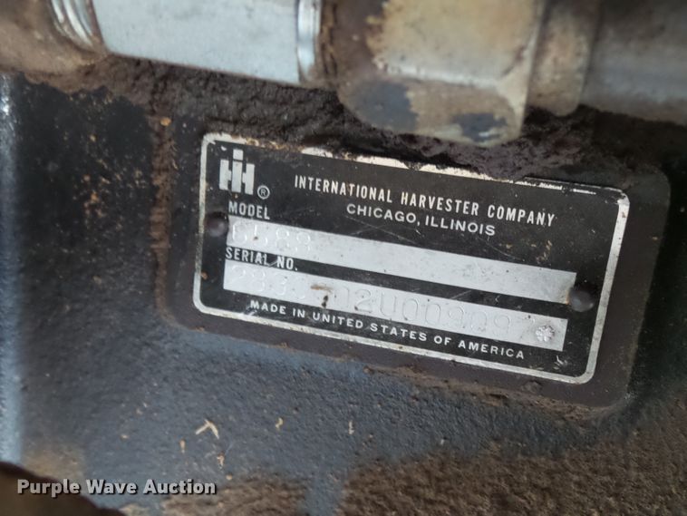 image for item DH7841 1982 International 6588 4WD tractor