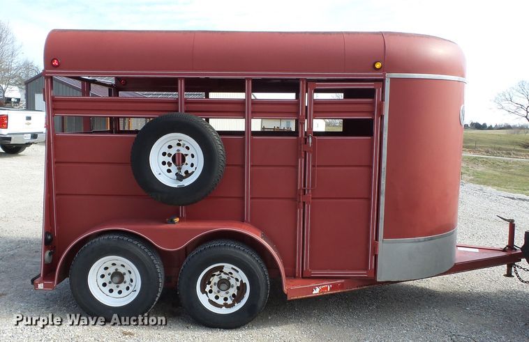 image for item DH7874 2001 Road Ranger livestock trailer
