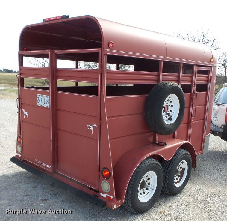 image for item DH7874 2001 Road Ranger livestock trailer