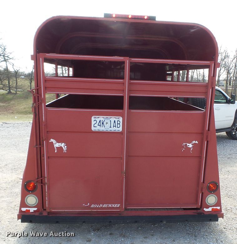 image for item DH7874 2001 Road Ranger livestock trailer