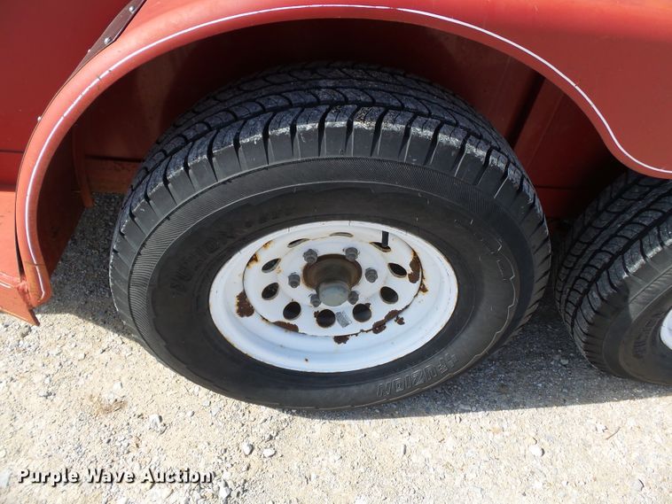 image for item DH7874 2001 Road Ranger livestock trailer