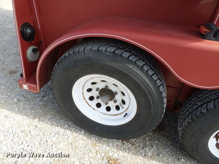 image for item DH7874 2001 Road Ranger livestock trailer