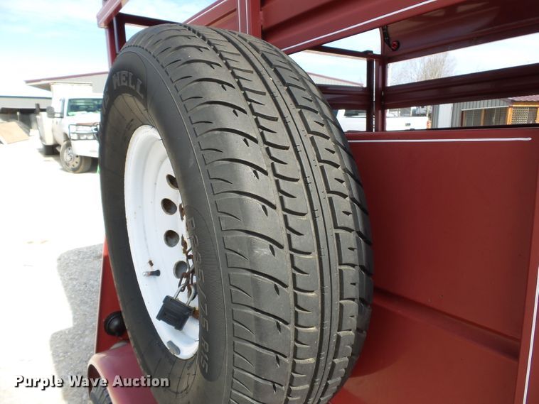 image for item DH7874 2001 Road Ranger livestock trailer