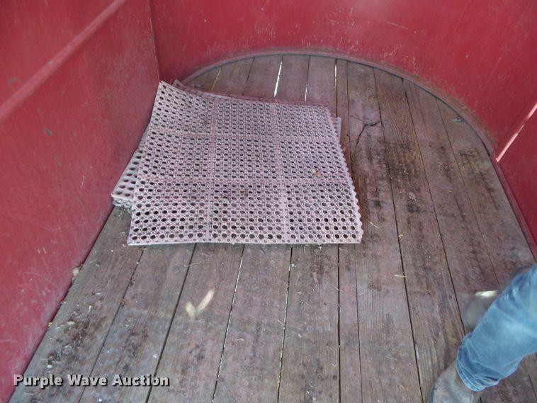 image for item DH7874 2001 Road Ranger livestock trailer