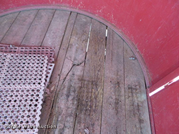 image for item DH7874 2001 Road Ranger livestock trailer