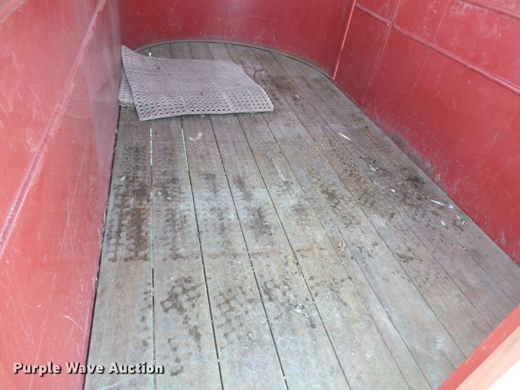 image for item DH7874 2001 Road Ranger livestock trailer