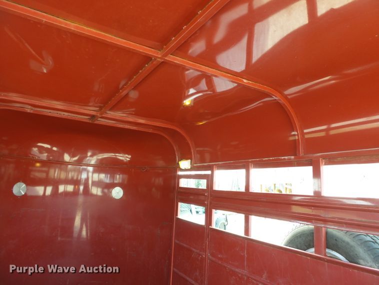 image for item DH7874 2001 Road Ranger livestock trailer