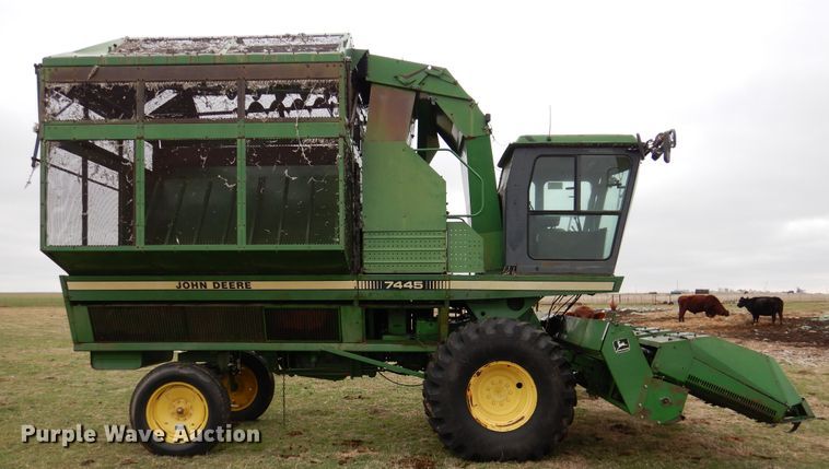 image for item DI0019 1994 John Deere 7445 cotton stripper