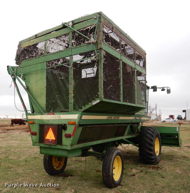 image for item DI0019 1994 John Deere 7445 cotton stripper