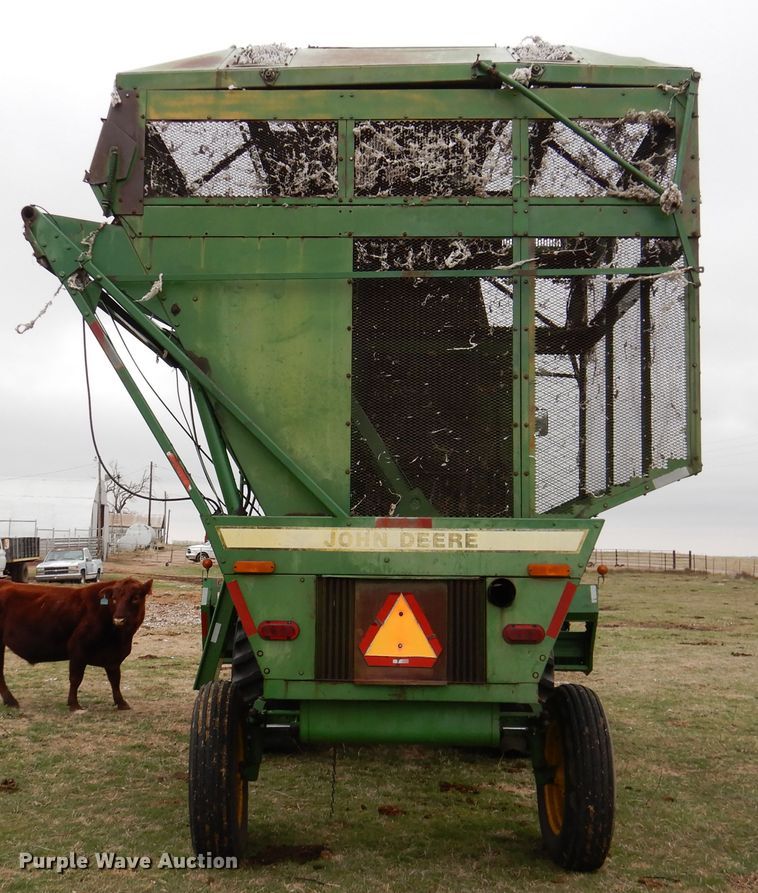 image for item DI0019 1994 John Deere 7445 cotton stripper