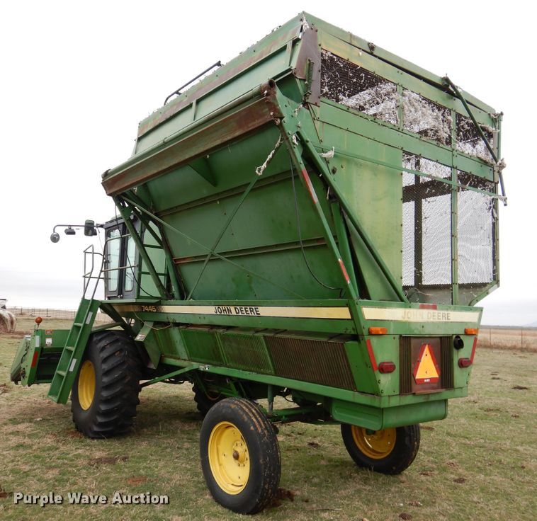 image for item DI0019 1994 John Deere 7445 cotton stripper