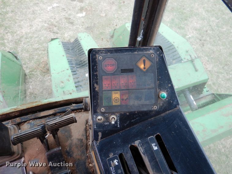 image for item DI0019 1994 John Deere 7445 cotton stripper