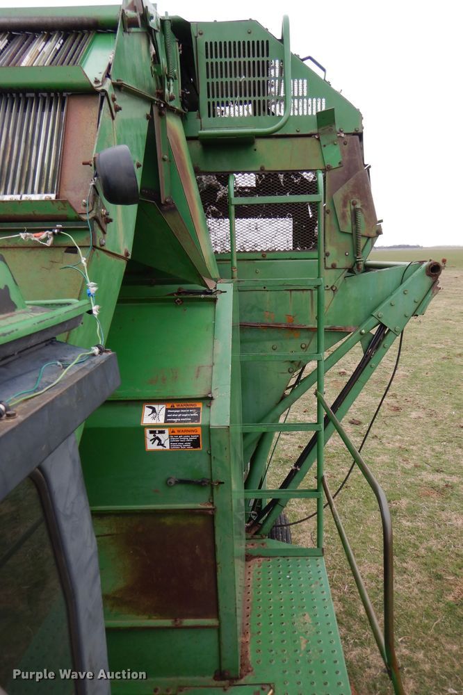 image for item DI0019 1994 John Deere 7445 cotton stripper